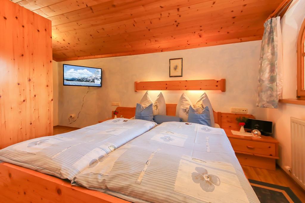 Haus Breithornblick Apartment Мария Алм ам Щайнернен Мер Екстериор снимка